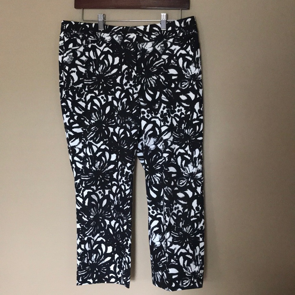 Black and White Capri Pants. Fabric has stretch.